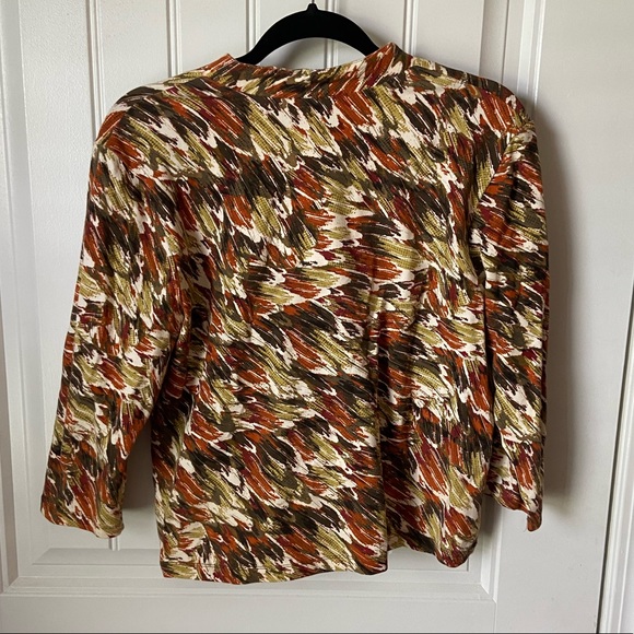 Petite Top 🖤 - Picture 2 of 2